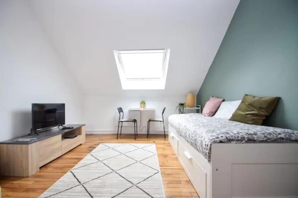 Disponible - Appartement Entier - 10Mn Rer B Aeroport Cdg - Paris Gare Du Nord, T11 Express, Le Bourget, Tout Equipe, Netflix Gratuit, 3 Personnes, 4Eme Etage, Escaliers, Parc Des Expositions, Parking Rue Gratuit Apres 19H ดร็องซี ภายนอก รูปภาพ