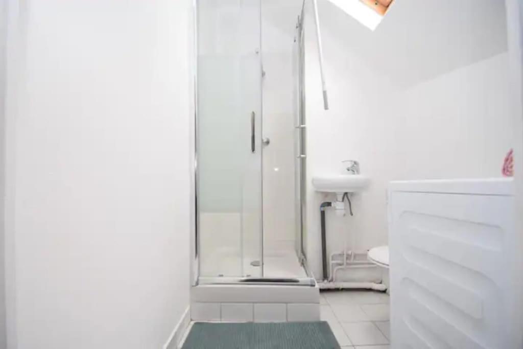 Disponible - Appartement Entier - 10Mn Rer B Aeroport Cdg - Paris Gare Du Nord, T11 Express, Le Bourget, Tout Equipe, Netflix Gratuit, 3 Personnes, 4Eme Etage, Escaliers, Parc Des Expositions, Parking Rue Gratuit Apres 19H ดร็องซี ภายนอก รูปภาพ